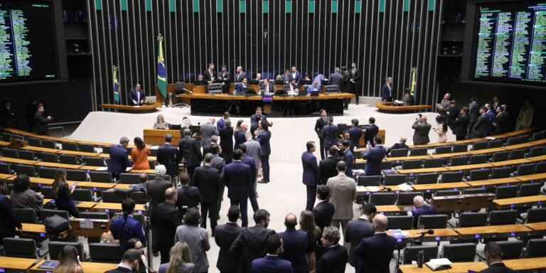 camara-aprova-projeto-que-cria-a-universidade-federal-do-esporte