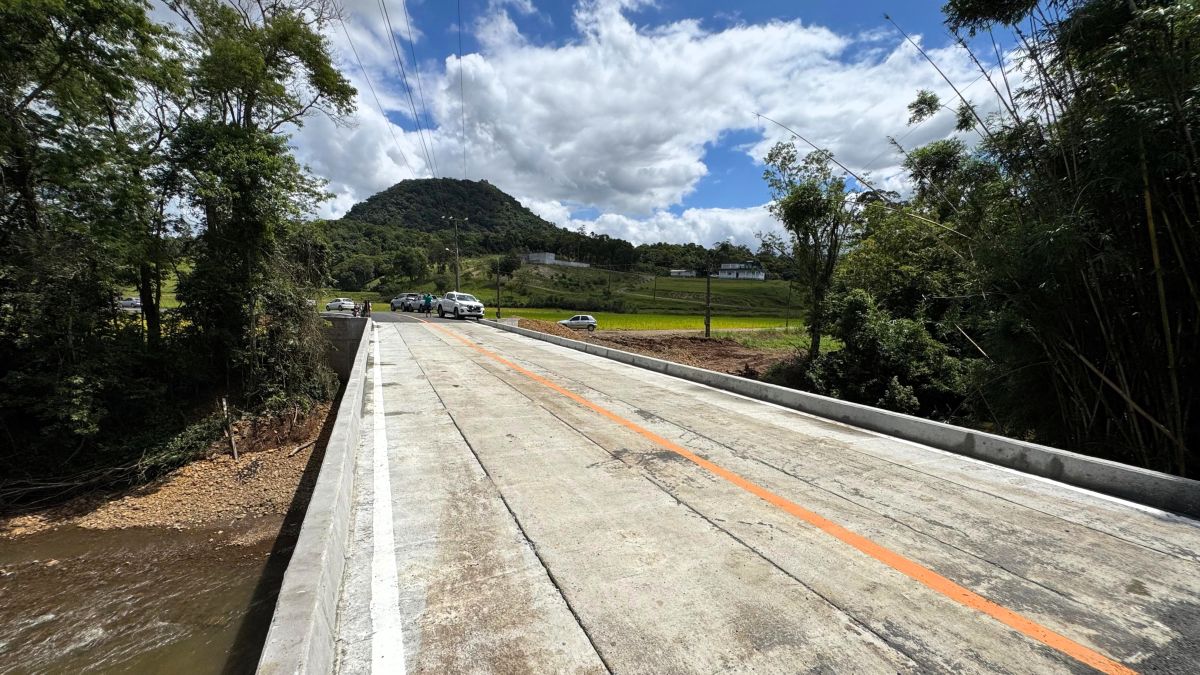 Morro Comprido e Linha São José recebem obras de infraestrutura no interior de Forquilhinha