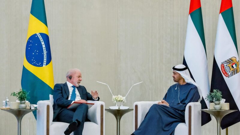 Lula e presidente dos Emirados Árabes Unidos debatem acordo Mercosul