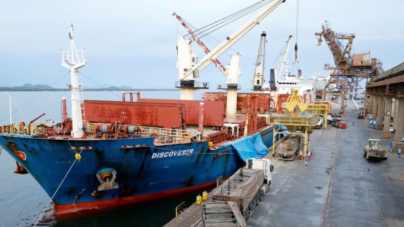 Novas tarifas de Trump poupam 46% das exportações do Brasil aos EUA