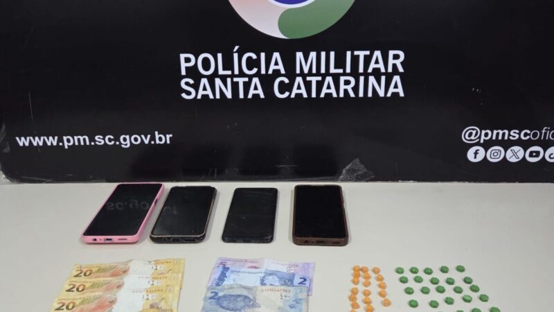 Polícia flagra trio com 52 comprimidos de ecstasy em Siderópolis – Siderópolis Notícias