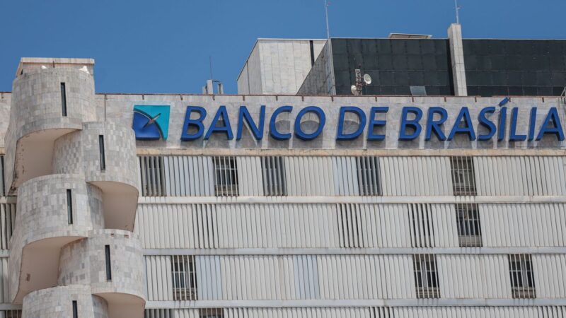 Justiça bloqueia ações do BRB ligadas a Banco Master