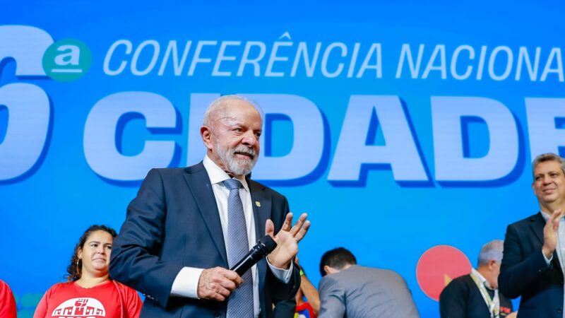 Lula critica Zema por não usar R$ 3,5 bi em obras de prevenção à chuva