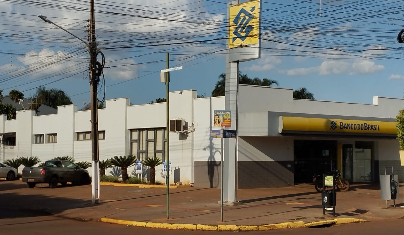 Itaporã: prédio do BB oferece perigo a funcionários e à população; Sindicato procura a Defesa Civil – Folha de Dourados – Notícias de Dourados-MS e região