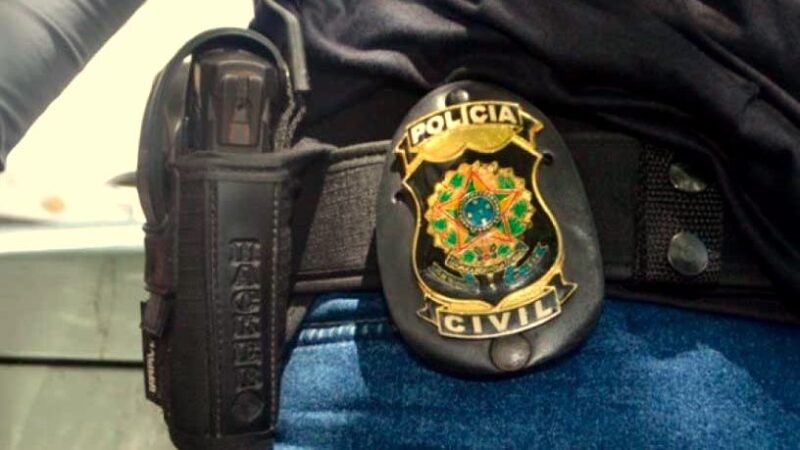 Mulher é presa por ameaçar divulgar vídeos comprometedores e extorquir mais de R$ 100 mil de vítima