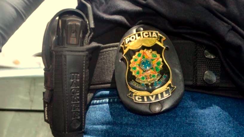 Mulher é presa por ameaçar divulgar vídeos comprometedores e extorquir mais de R$ 100 mil de vítima