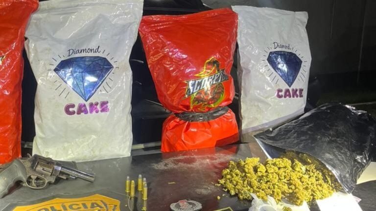 ponto-de-comercio-de-drogas-e-localizado-e-policia-apreende-3kg-de-maconha-e-arma-–-folha-de-dourados-–-noticias-de-dourados-ms-e-regiao