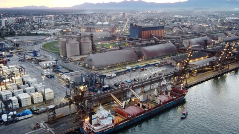 Economia brasileira cresce 2,3% em 2025, revela IBGE