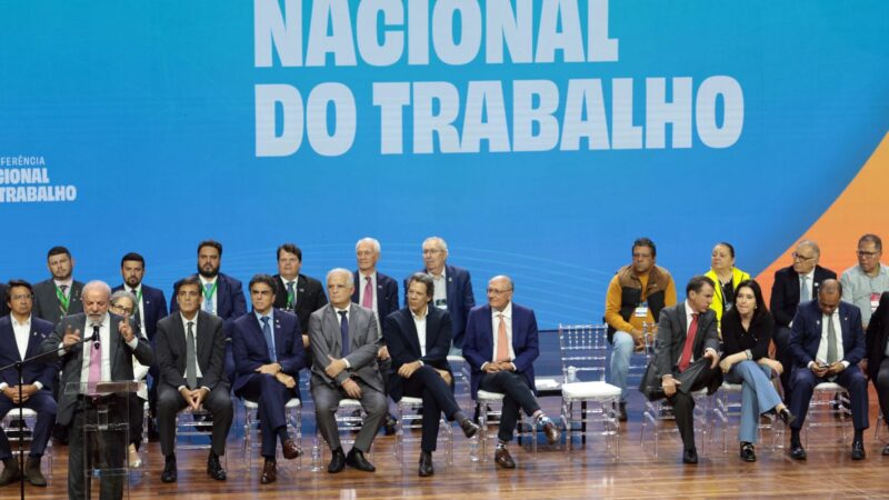 Fim do 6×1: Lula propõe negociação entre patrões, empregados e governo