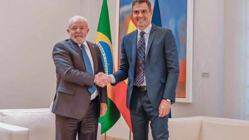 Lula conversa com Pedro Sánchez e confirma viagem à Espanha