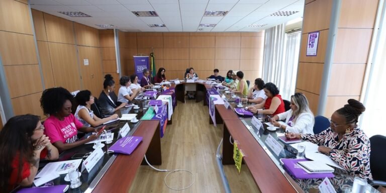fim-da-escala-6×1:-proposta-pode-aliviar-dupla-jornada-das-mulheres