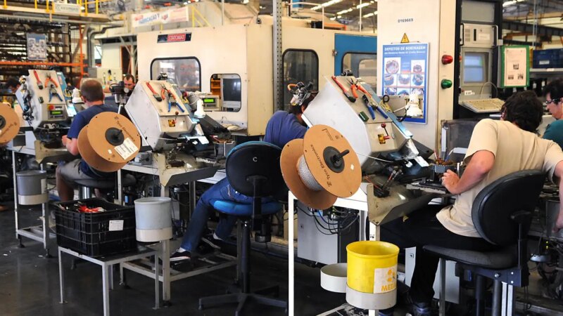 Alta da atividade industrial em janeiro não compensa perdas acumuladas