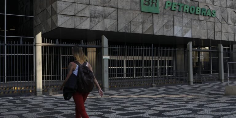 petrobras-diz-que-pode-reduzir-impacto-da-alta-do-petroleo-no-brasil