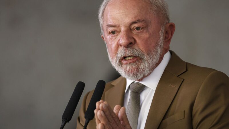 Lula zera imposto e subsidia diesel para conter alta do petróleo