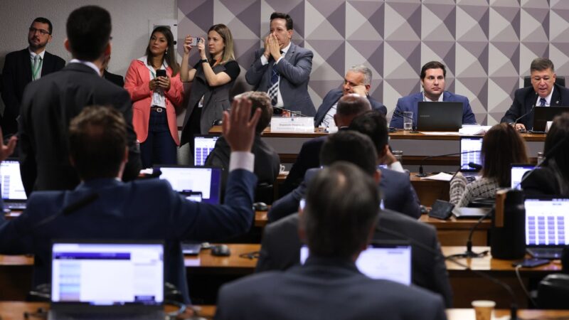 CPMI do INSS aprova convocação de cunhado e ex-namorada de Vorcaro