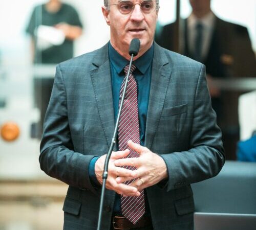 Zé Milton protocola pedido de informações sobre andamento das obras da SC-108