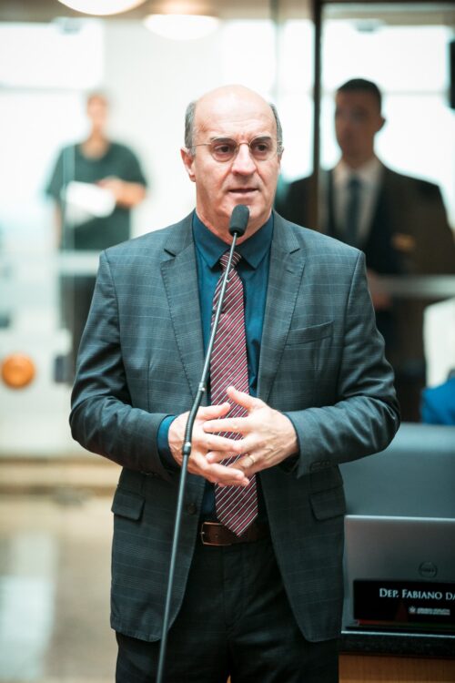 Zé Milton protocola pedido de informações sobre andamento das obras da SC-108