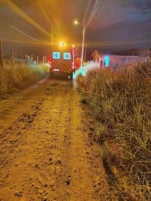 Homem é esfaqueado por enteado em tentativa de homicídio