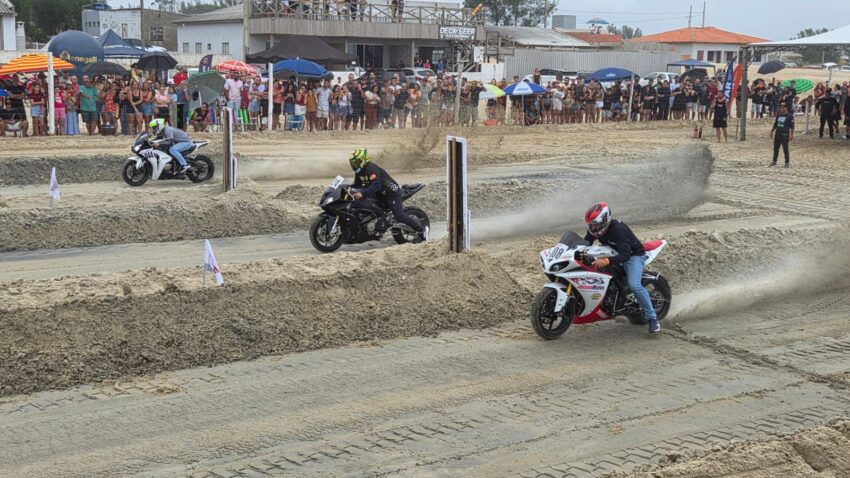 Arrancada de Motos movimenta Balneário Arroio do Silva no fim de semana
