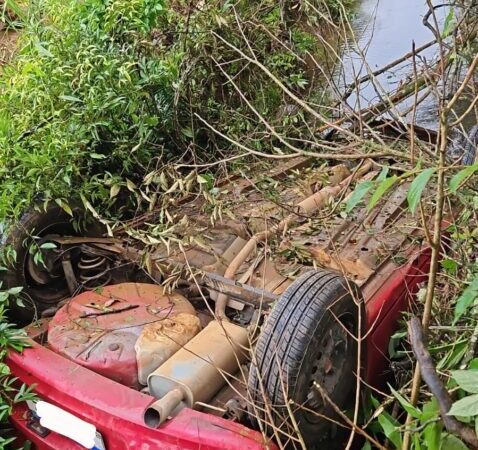 Capotamento em rodovia municipal de Jacinto Machado mobiliza equipes de socorro, mas motorista não resiste