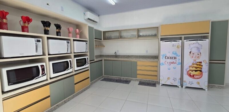 Cozinha vira sala de aula: escola de Araranguá inaugura espaço inovador para ensinar ciência, matemática e português na prática