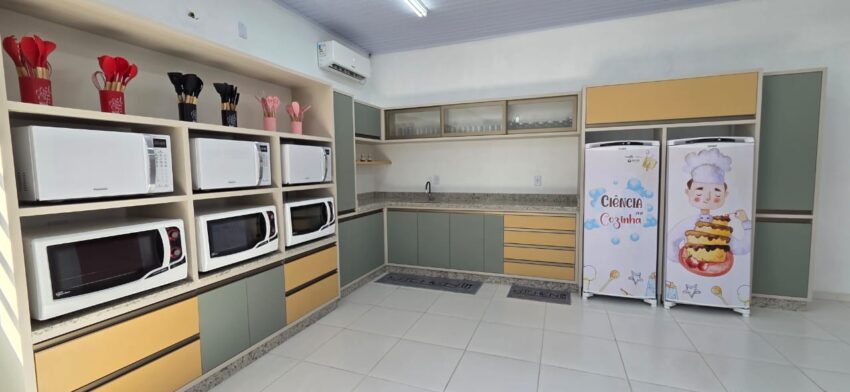 Cozinha vira sala de aula: escola de Araranguá inaugura espaço inovador para ensinar ciência, matemática e português na prática