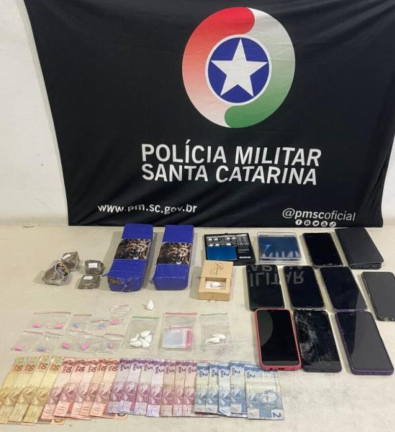 Bar usado como fachada para tráfico é descoberto pela PM; três pessoas são presas com mais de 1 kg de maconha em Balneário Gaivota