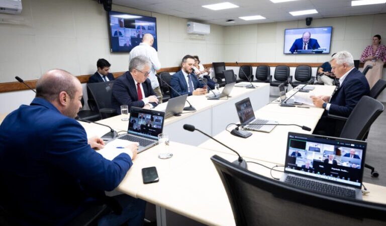 Comissão de Segurança elabora projeto para combater receptação de furtos de fios e tampas de bueiros