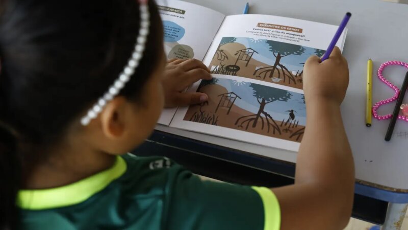 Criança diz a Lula que um “mundo mágico” se abriu ao aprender a ler