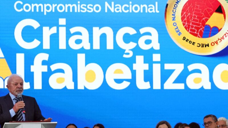 Brasil atinge meta com 66% das crianças alfabetizadas em idade certa