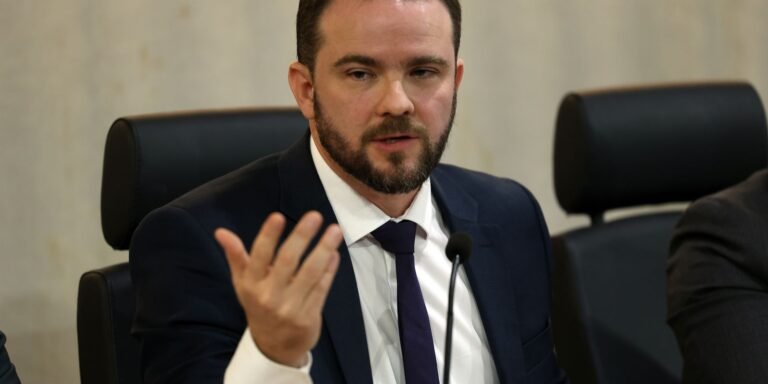 governo-propoe-subsidio-de-r$-1,20-ao-diesel-apos-impasse-do-icms