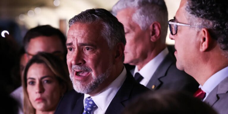 base-do-governo-pede-indiciamento-de-bolsonaro-na-cpmi-do-inss