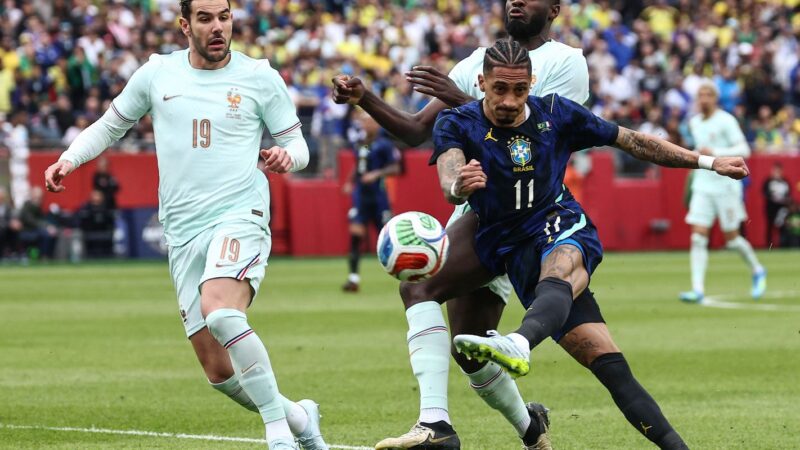 Raphinha e Wesley são cortados da seleção brasileira