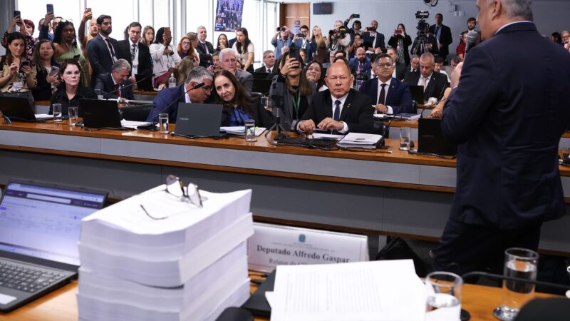 Relatório da CPMI do INSS pede indiciamento de 216 pessoas