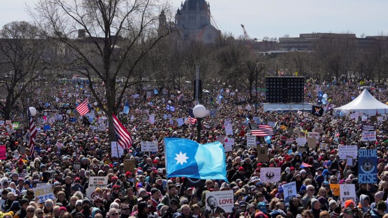 Manifestações anti-Trump reúnem milhões em diversas cidades dos EUA