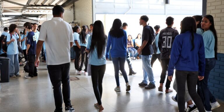 pe-de-meia:-beneficiarios-nascidos-em-novembro-e-dezembro-recebem-hoje