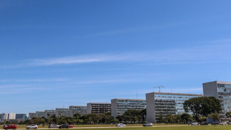 Governo bloqueia R$ 1,2 bi do Executivo e R$ 334 mi de emendas