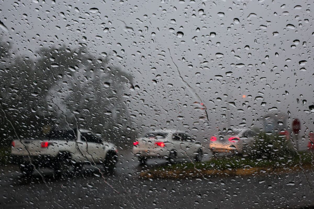 Semana começa com temporais em SC após onda de calor