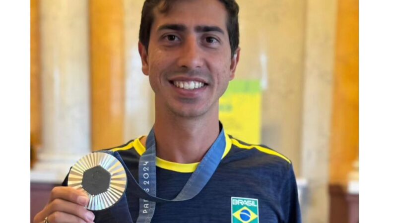 Caio Bonfim ganha prata em etapa mundial da marcha atlética na China
