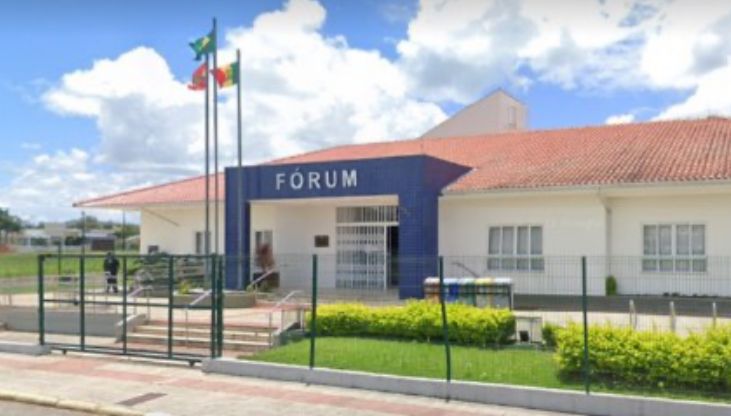 Homem que matou companheira a facadas é condenado pelo Tribunal do Júri em Turvo