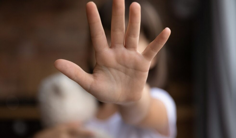 Homem é condenado a mais de 18 anos de prisão por crime contra criança de 4 anos em Balneário Arroio do Silva