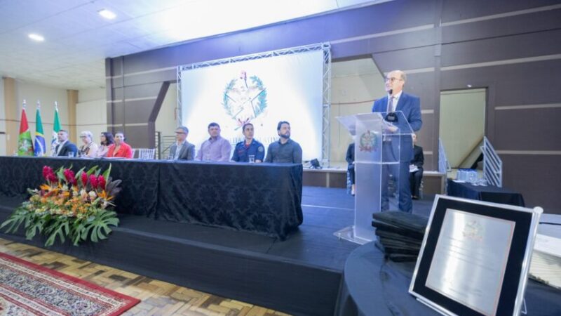 Emoção marca celebração dos 120 anos da EEB Catulo da Paixão Cearense, em Sombrio