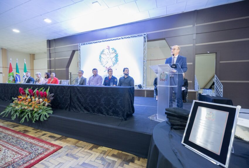 Emoção marca celebração dos 120 anos da EEB Catulo da Paixão Cearense, em Sombrio