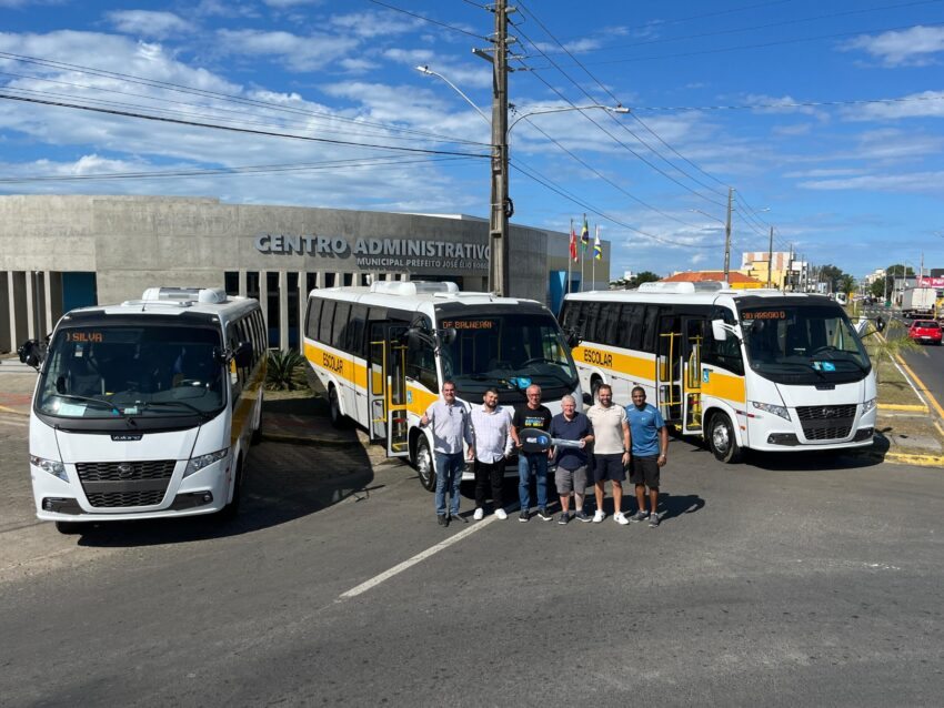 Balneário Arroio do Silva adquire três ônibus escolares