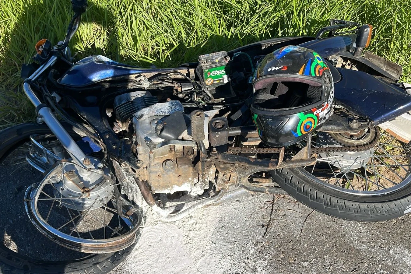 Morre jovem motociclista após invadir a contramão e colidir frontalmente com caminhonete na SC 447 em Araranguá