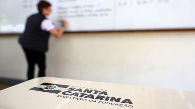 novo-concurso-publico-da-educacao-e-lancado-com-ate-10-mil-vagas-em-sc