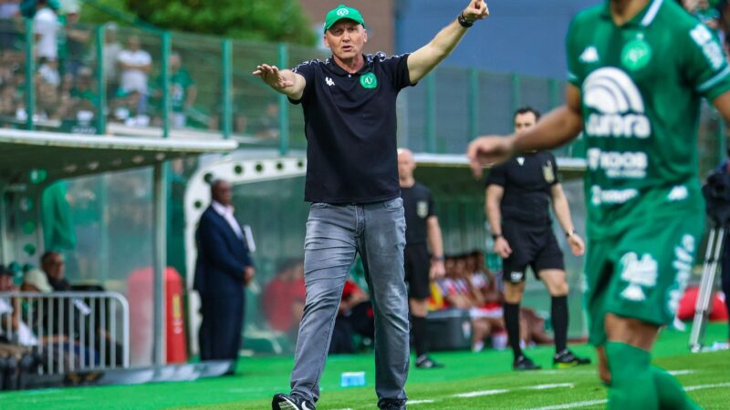 Chapecoense anuncia demissão do técnico Gilmar Dal Pozzo