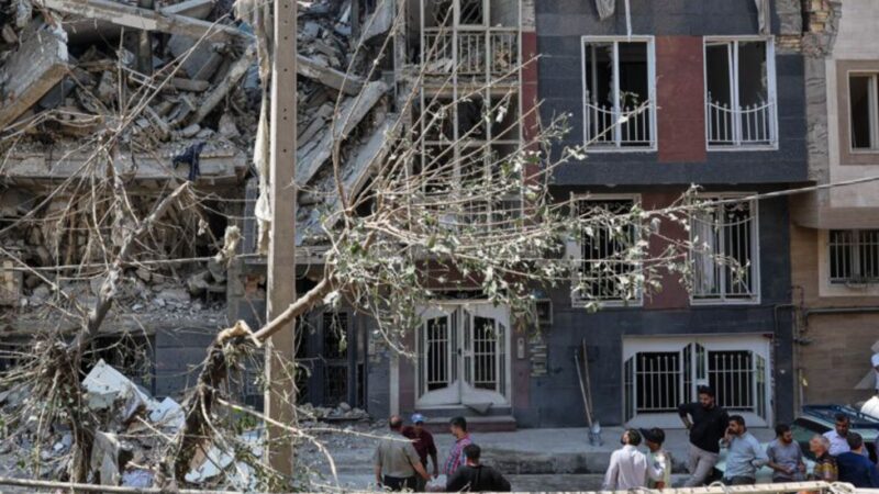 Irã desafia ultimato de Trump: Ormuz jamais retomará status anterior