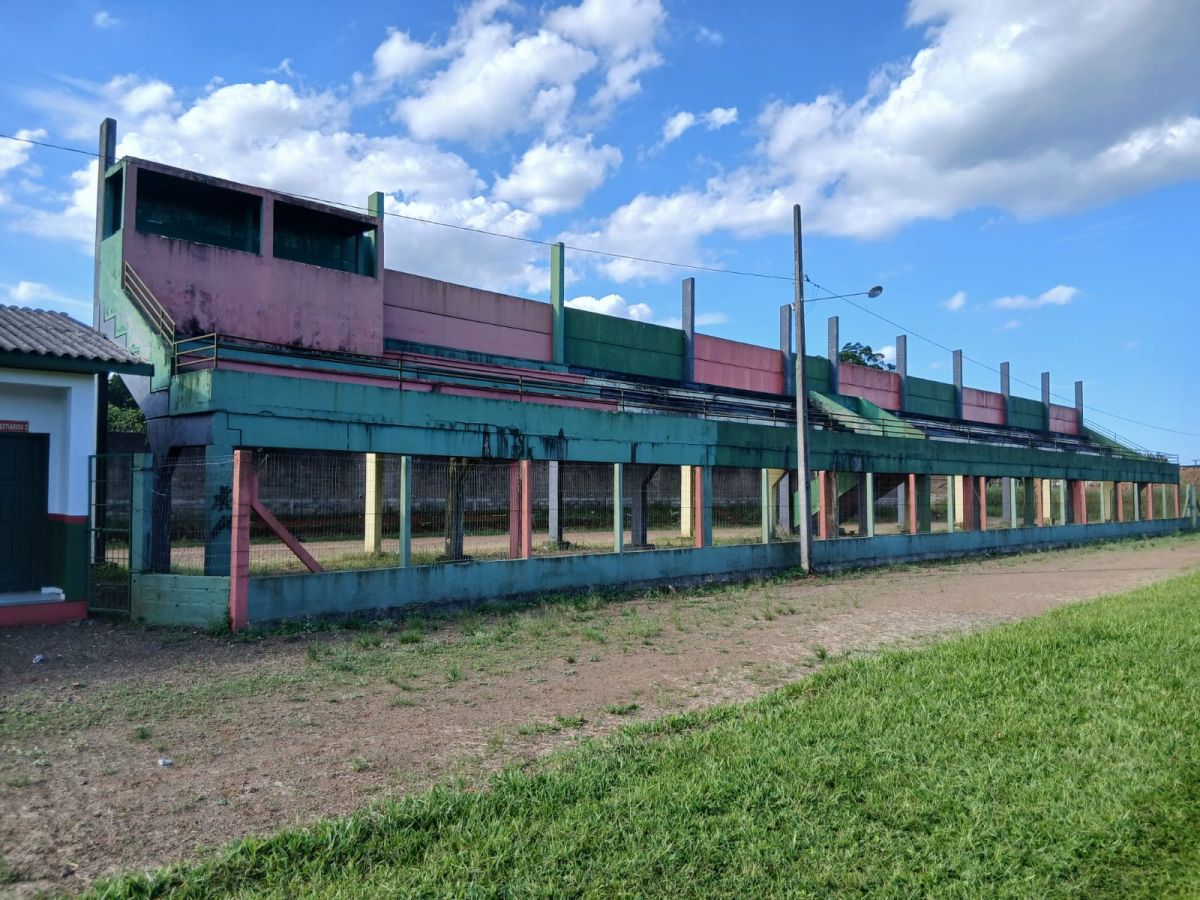 Indicação propõe reforma e pintura no Campo do Pinheirão em Forquilhinha