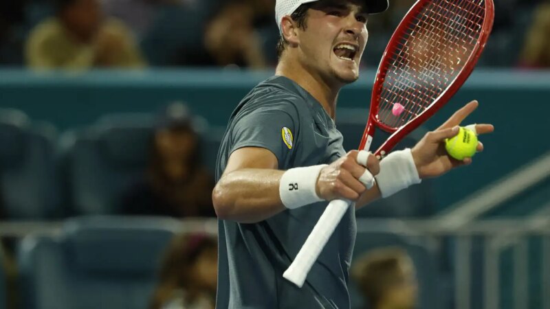 Tênis: João Fonseca avança para quartas de final em Monte Carlo